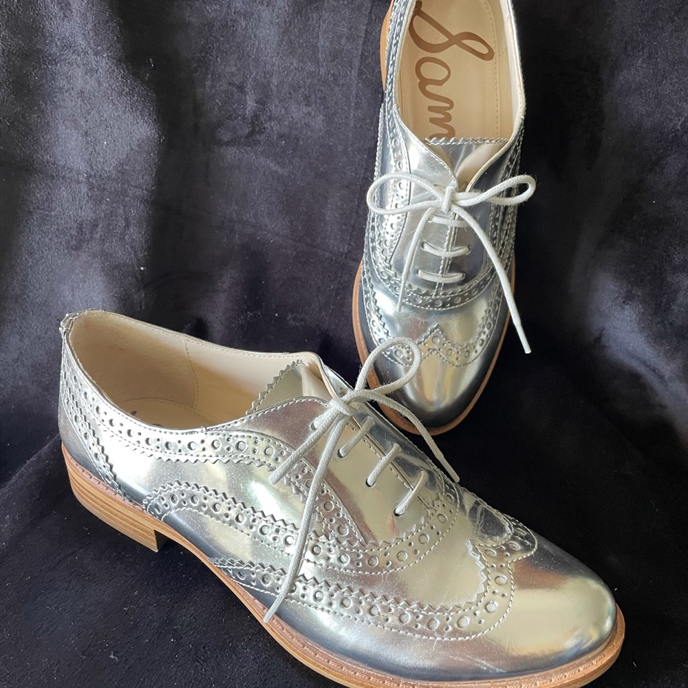 metallic gold,lace up.